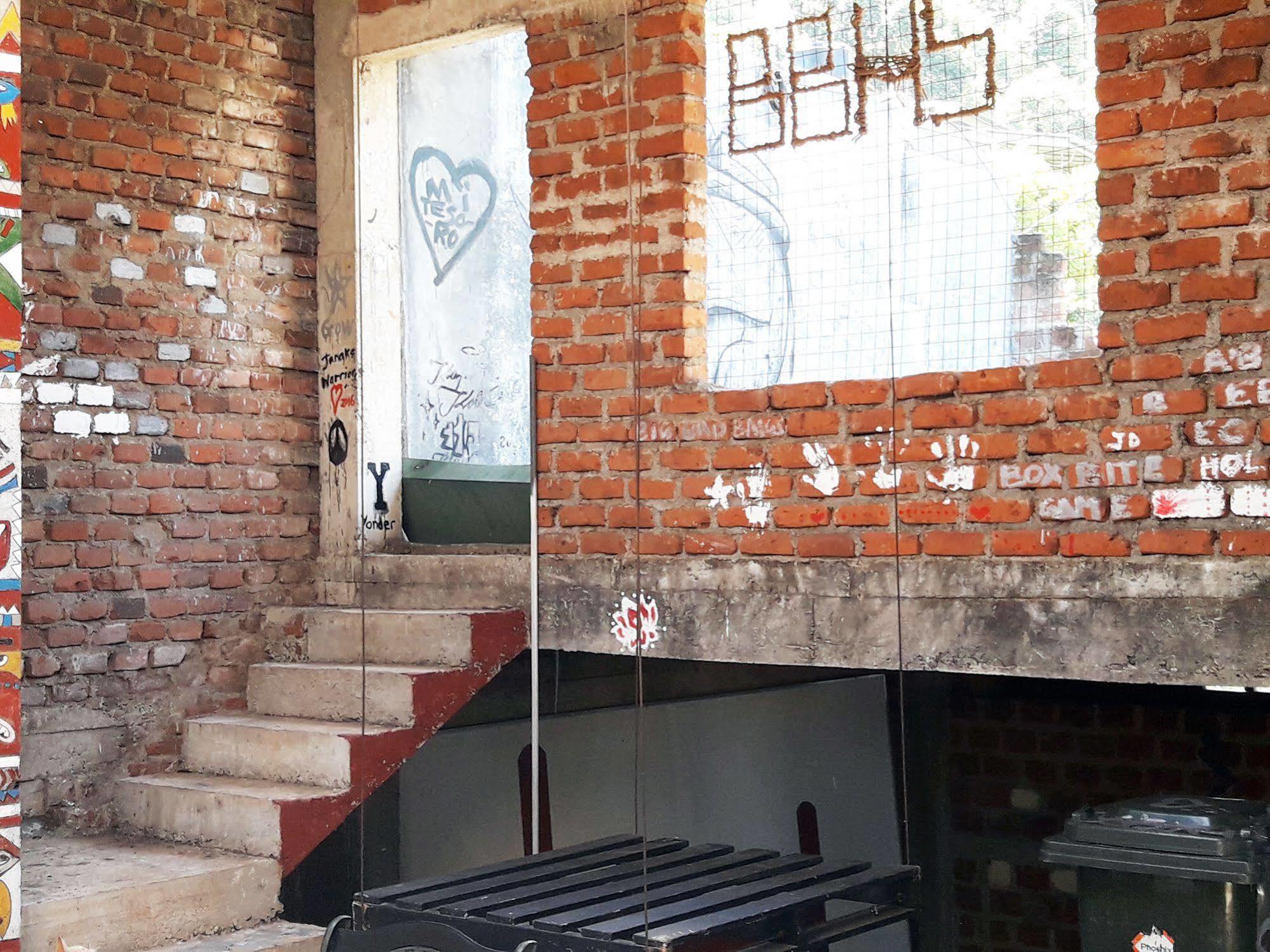 Kandy Walkers Hostel Tennekumbura エクステリア 写真