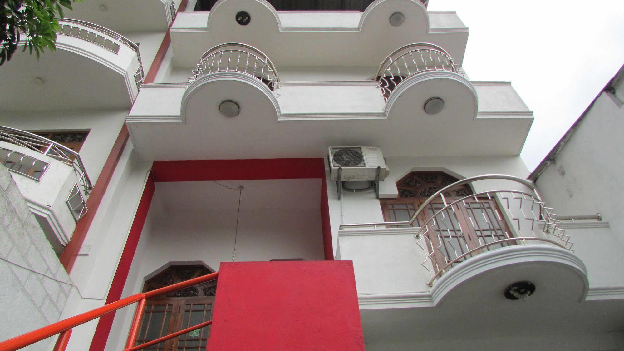 Kandy Walkers Hostel Tennekumbura エクステリア 写真