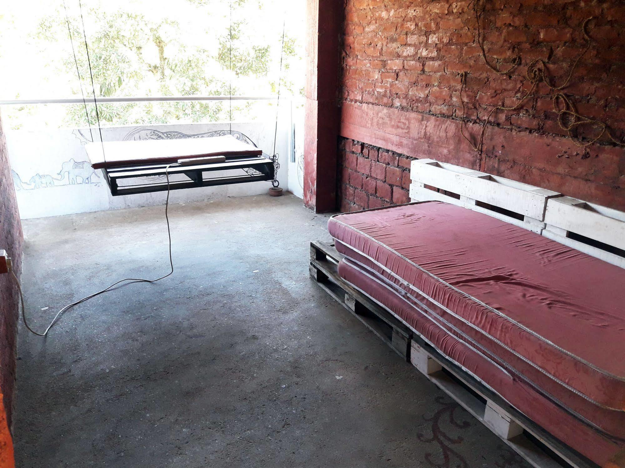 Kandy Walkers Hostel Tennekumbura エクステリア 写真