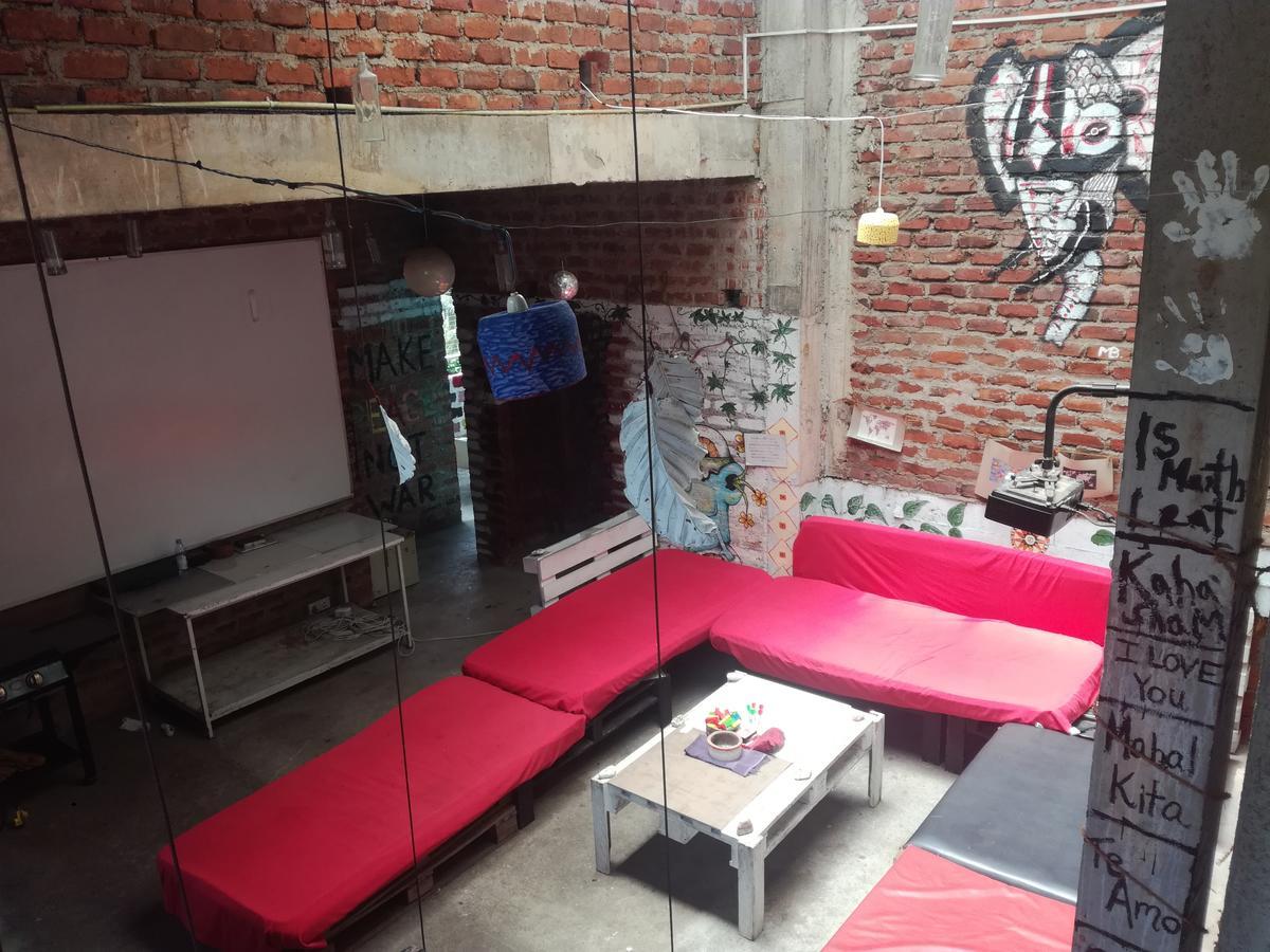 Kandy Walkers Hostel Tennekumbura エクステリア 写真