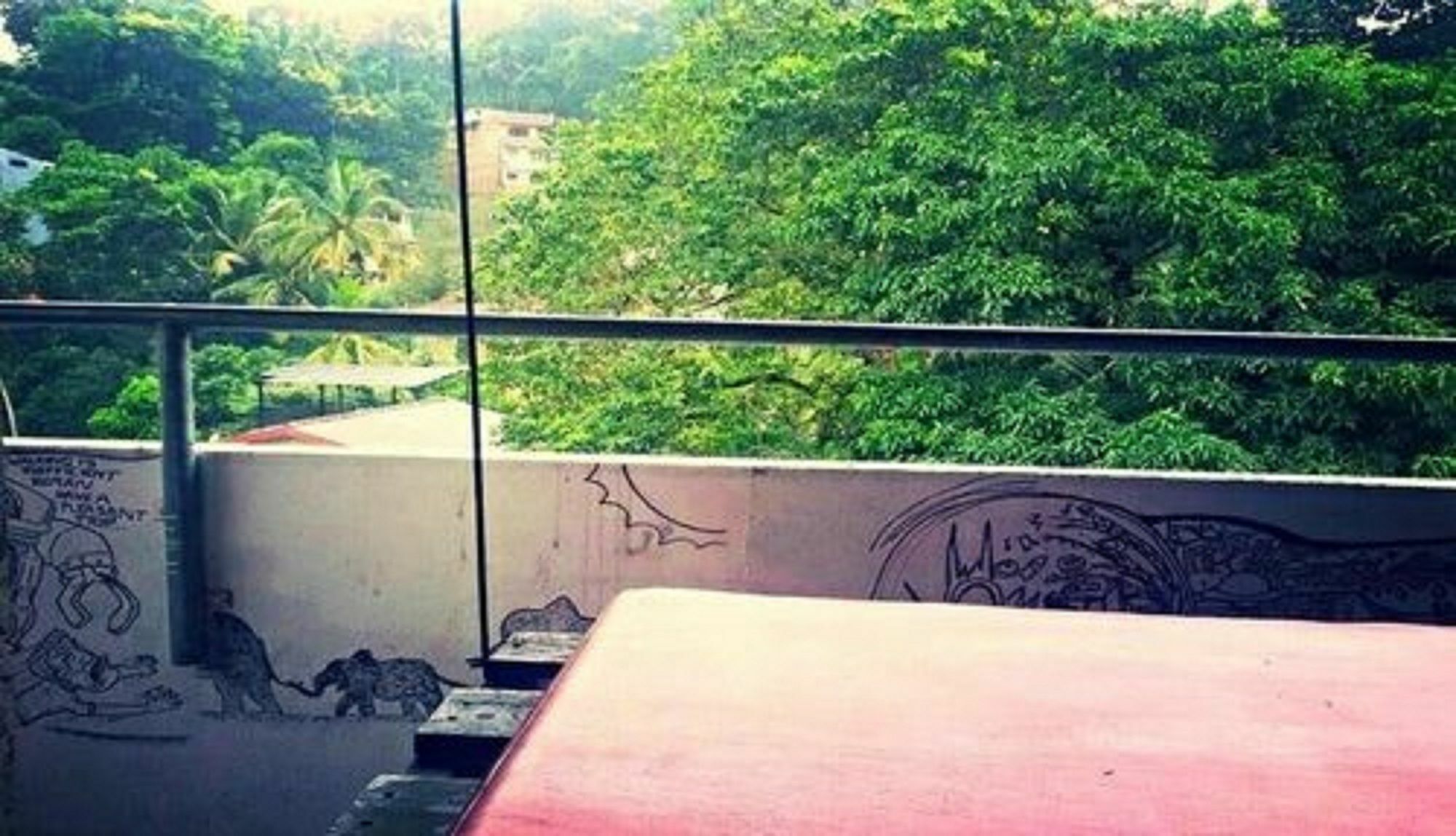 Kandy Walkers Hostel Tennekumbura エクステリア 写真