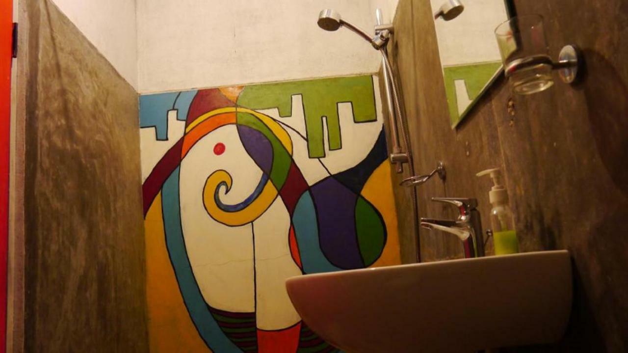 Kandy Walkers Hostel Tennekumbura エクステリア 写真