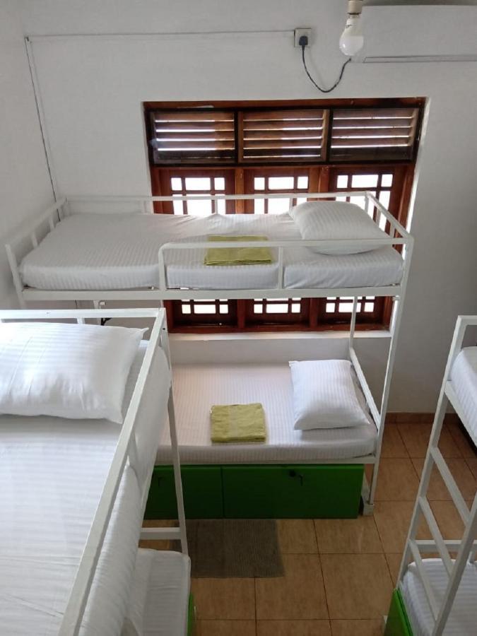 Kandy Walkers Hostel Tennekumbura エクステリア 写真